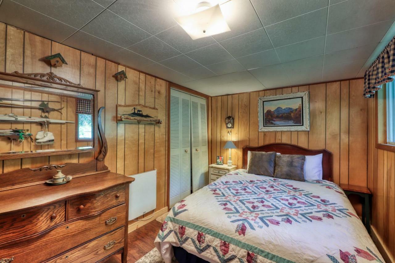 The Creekside Cabin Cascade Exterior photo
